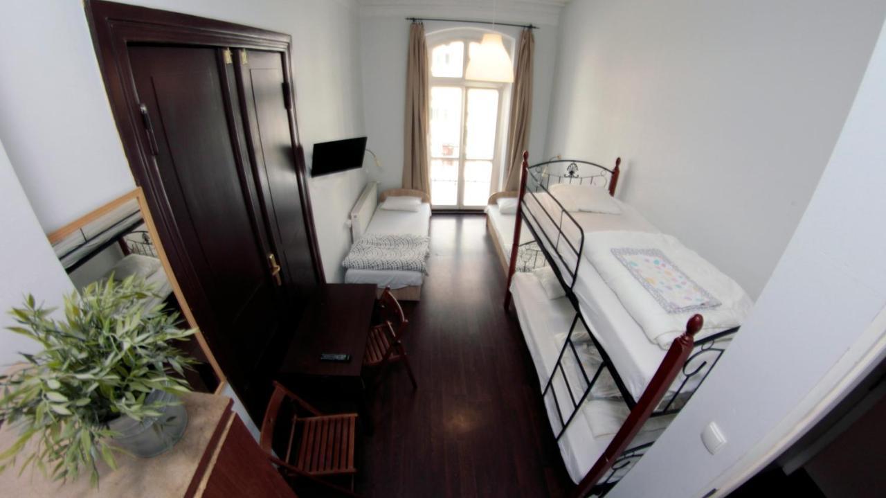 Pit Stop Hostel พอซนาน ภายนอก รูปภาพ